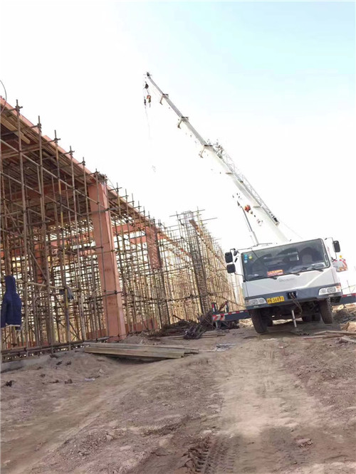 双鸭山市吊车作业的安全注意事项有哪些？